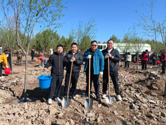 种下绿色希望 建设美丽家园 ——兴安盟司法局积极开展义务植树活动